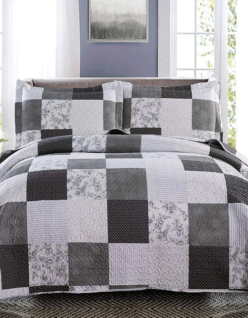 Load image into Gallery viewer, Quilt Set King Floral Bedspread Coverlet Plaid Patchwork Quilt Bedding Morden Lightweight Bedspread Reversible Home Quilts Grey Paisley Floral Quilt Bedspread Black White Plaid Quilt
