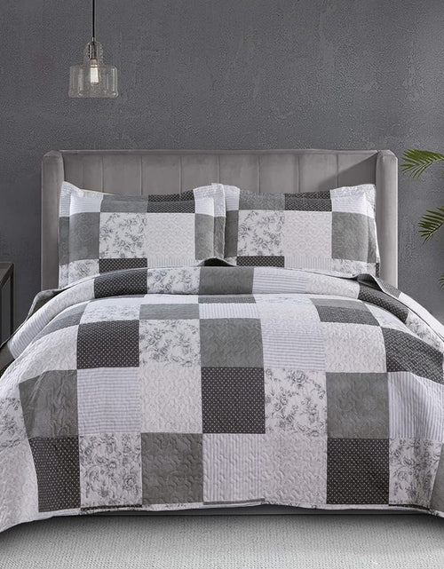 Load image into Gallery viewer, Quilt Set King Floral Bedspread Coverlet Plaid Patchwork Quilt Bedding Morden Lightweight Bedspread Reversible Home Quilts Grey Paisley Floral Quilt Bedspread Black White Plaid Quilt
